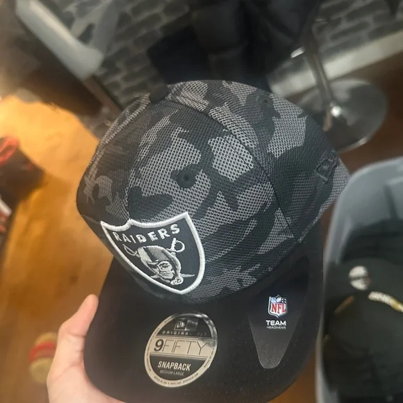 New Era Black and Gray Raiders Snapback Hat - Picture 2 of 4